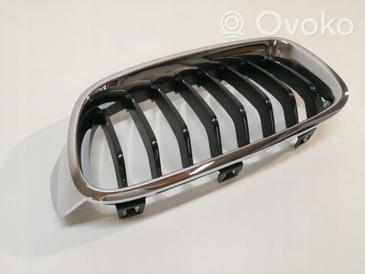 BMW 3 F30 F35 F31 Grille calandre supérieure de pare-chocs avant 7307763