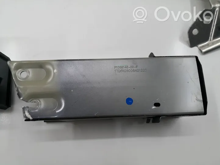 Tesla Model 3 Radiatoru paneļa apakšējā daļa (televizora) 108489400B