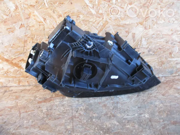 Audi Q2 - Lampa przednia 81A941033