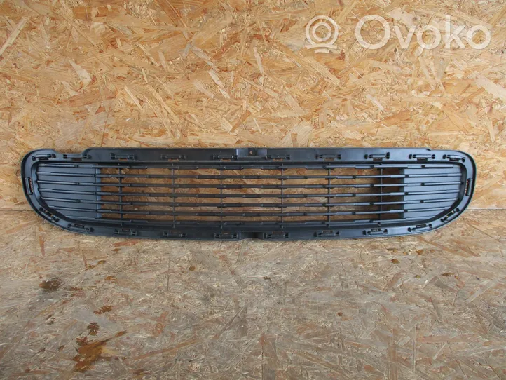 Renault Twingo III Front bumper lower grill 622546033R