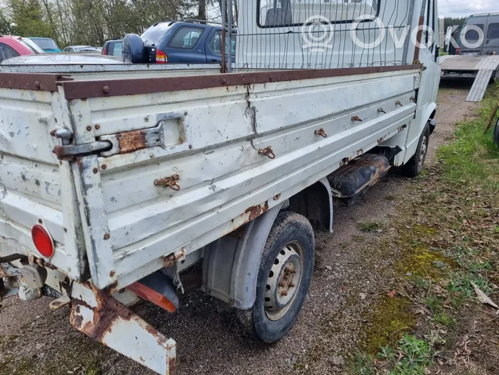 Mercedes-Benz 207 310 Pickup box 