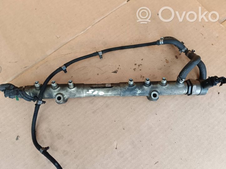 Volvo S60 Fuel main line pipe 8699179