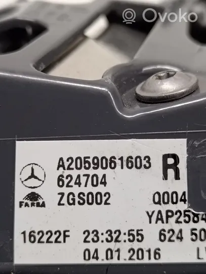 Mercedes-Benz C AMG W205 Aizmugurējais lukturis pārsegā A2059061603