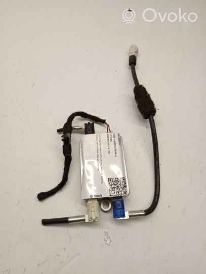 BMW M3 F80 USB-ohjainlaite 9355549