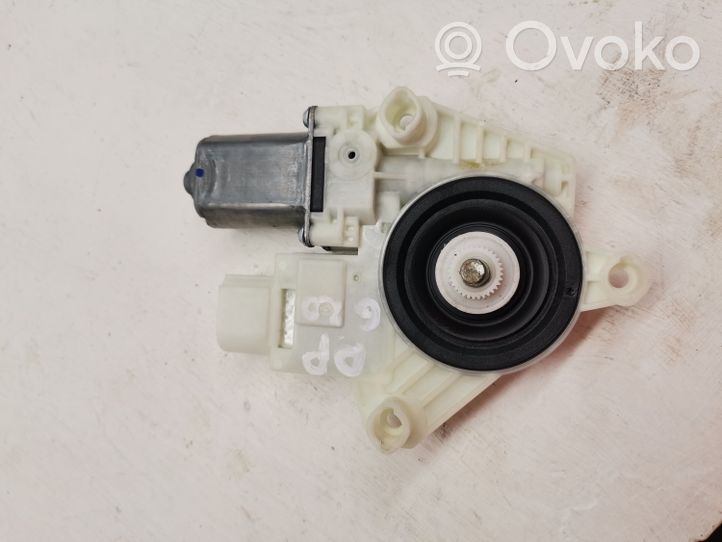 BMW 5 G30 G31 Motorino alzacristalli della portiera anteriore 7455081