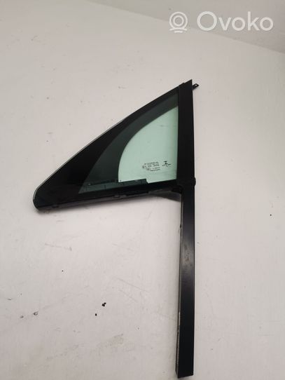 Porsche Macan Fenêtre latérale avant / vitre triangulaire (4 portes) 95B845113