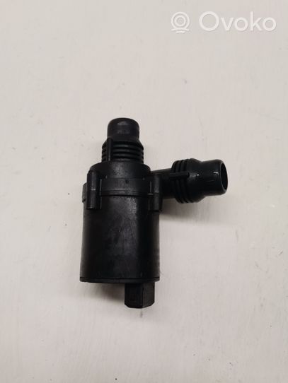 BMW X5 F15 Pompe à eau de liquide de refroidissement 9197085