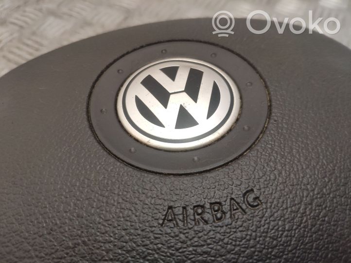 Volkswagen Golf V Надувная подушка для руля 1K0880201N