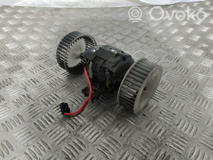 Mercedes-Benz S W222 Ventola riscaldamento/ventilatore abitacolo Y3002005