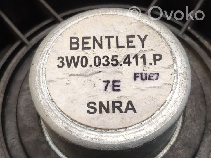 Bentley Flying Spur Garsiakalbis (-iai) priekinėse duryse 3W0035411P