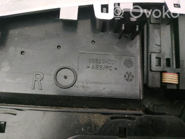 Mercedes-Benz S W221 Moldura protectora de la rejilla de ventilación del panel A2218300954