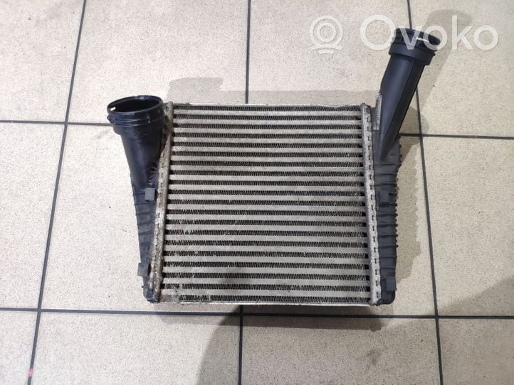 Volkswagen Touareg II Radiatore intercooler 7P0145804A