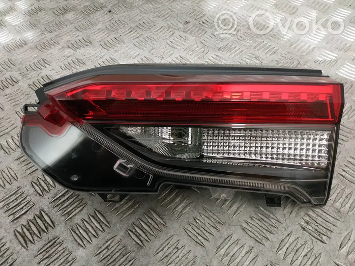 Toyota RAV 4 (XA50) Rückleuchte Heckleuchte innen 8158042150