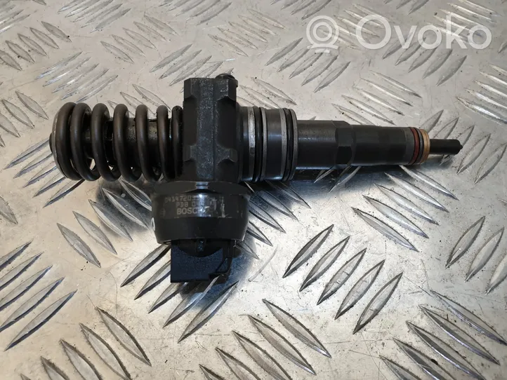 Skoda Fabia Mk2 (5J) Fuel injector 0414720314