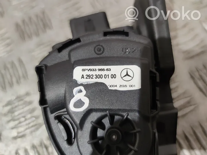 Mercedes-Benz GLE (W166 - C292) Accelerator throttle pedal A2923000100