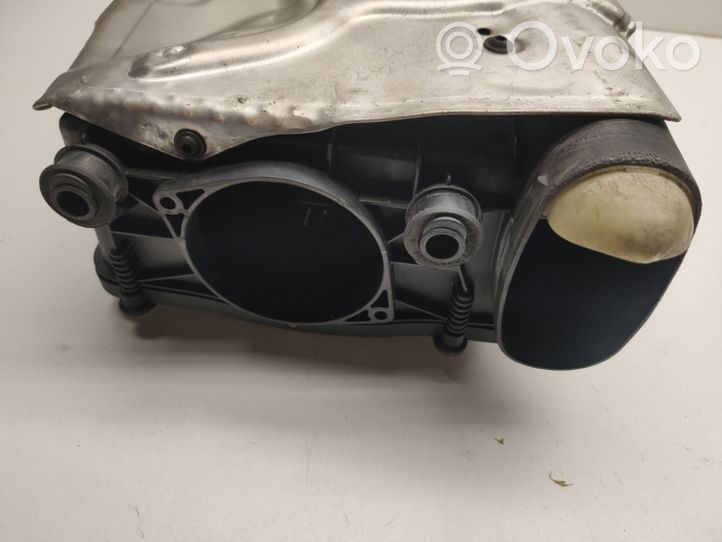 Mercedes-Benz SLK R172 Boîtier de filtre à air A6510901701