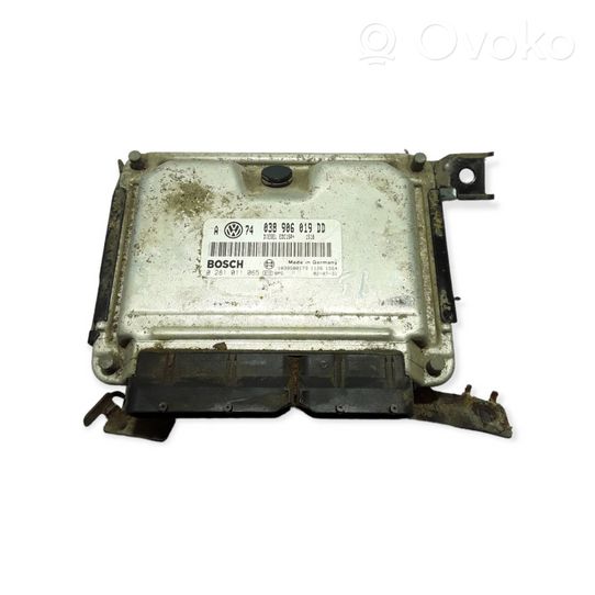 Volkswagen Golf IV Calculateur moteur ECU 038906019