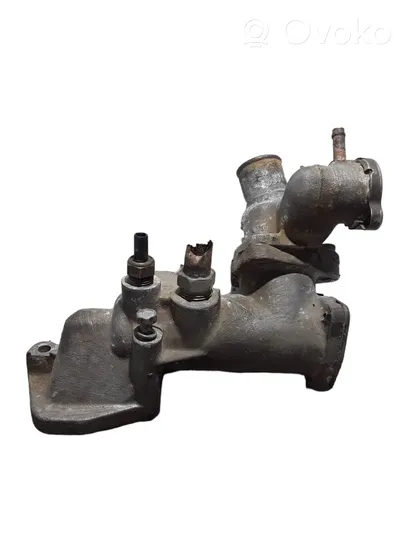 Toyota Land Cruiser (BJ70) Termostat / Obudowa termostatu 