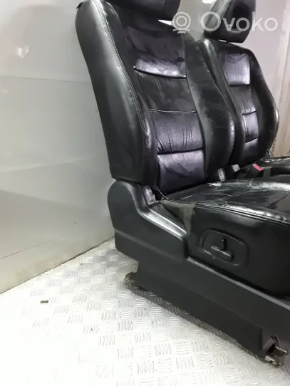 Mitsubishi Pajero Sitze komplett 