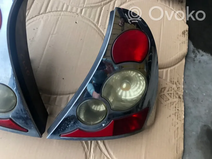 Renault Clio II Lampy tylne / Komplet 