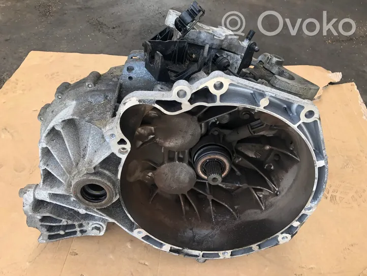 Volvo S60 Mechaninė 6 pavarų dėžė BG9R7002JCD