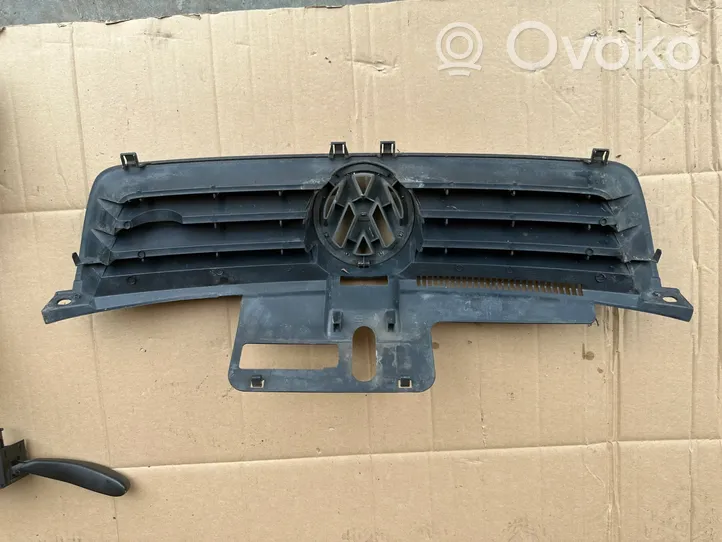 Volkswagen Polo Griglia superiore del radiatore paraurti anteriore 6Q0853651C