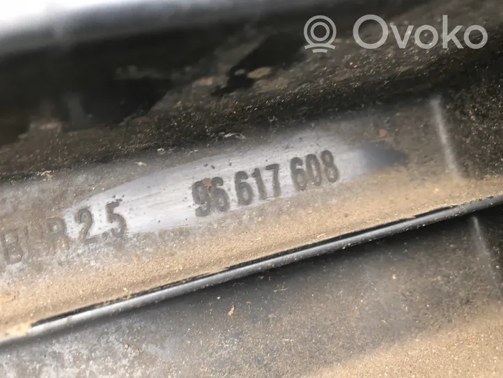 Chevrolet Nubira Poprzeczka zderzaka tylnego 96617608