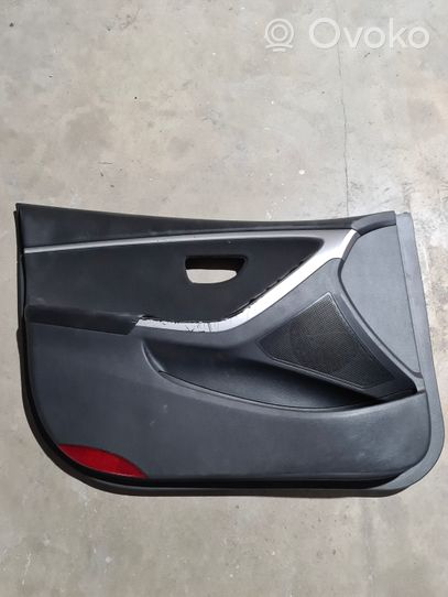 Hyundai i30 Rivestimento del pannello della portiera anteriore 82330A6100