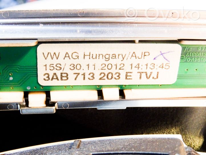 Volkswagen PASSAT B7 Lewarek zmiany biegów / górny 5K0713079