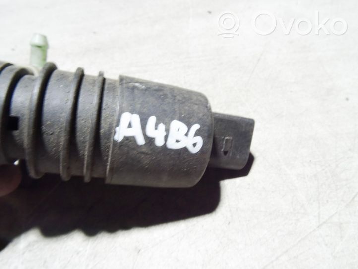 Audi A4 S4 B6 8E 8H Pompe de lave-glace de pare-brise 