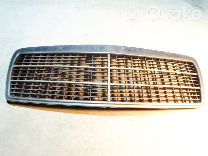 Mercedes-Benz E W210 Grille de calandre avant 2108880023