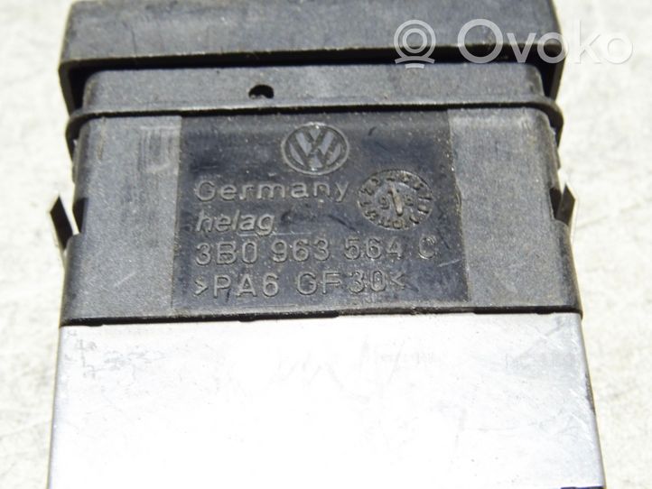 Volkswagen PASSAT B5.5 Przełączniki podgrzewania foteli 3B0963564C