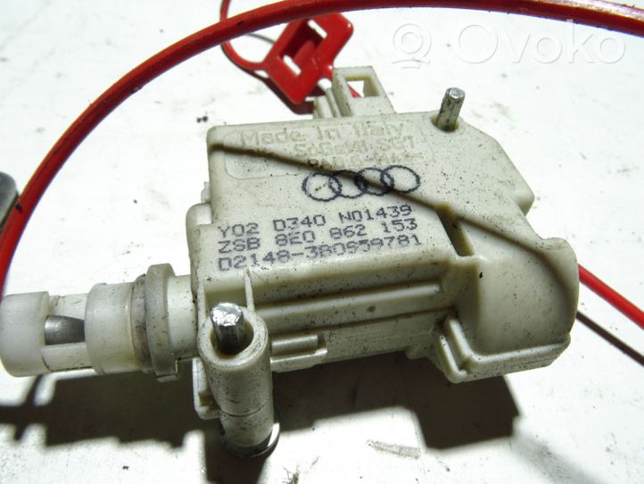 Audi A4 S4 B6 8E 8H Serratura del tappo del serbatoio del carburante 8E0862153