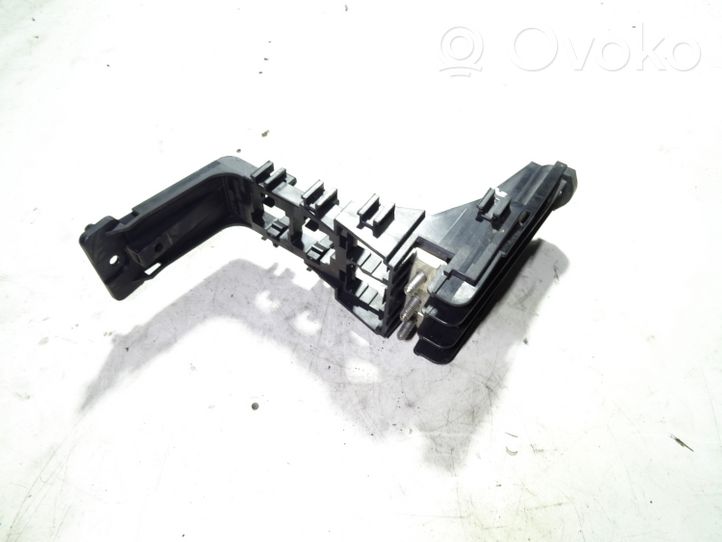 Audi A4 S4 B6 8E 8H Rėlių montavimo blokas 8E0937503B