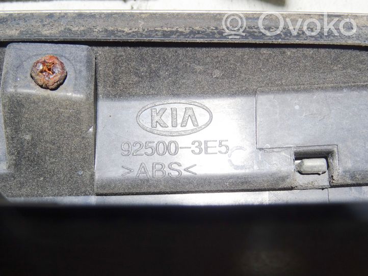 KIA Sorento Barra de luz de la matrícula/placa de la puerta del maletero 925003E5