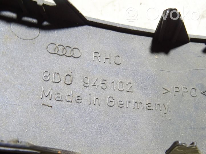 Audi A4 S4 B5 8D Rivestimento modanatura del faro posteriore 8D0945102