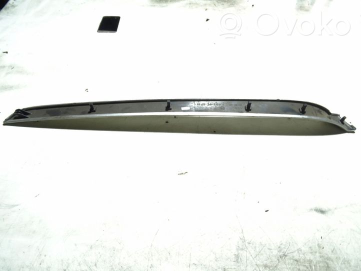 Audi A4 S4 B7 8E 8H Barra di rivestimento della portiera anteriore 8E0867409