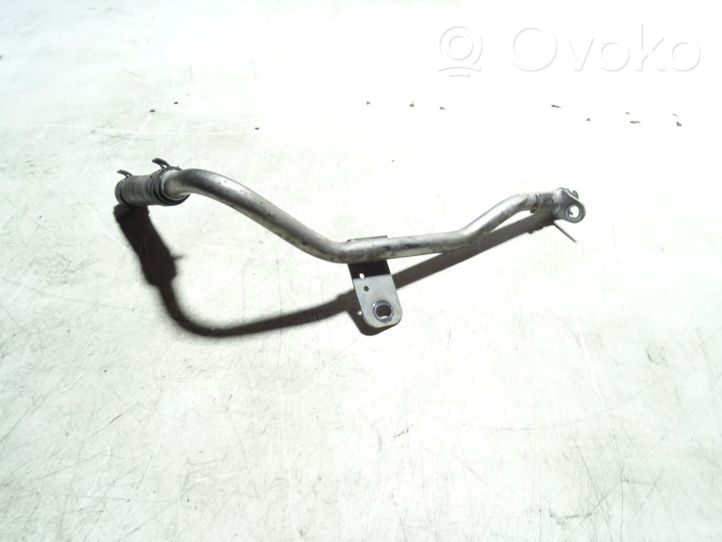 Infiniti Q50 EGR-linjan letku A2742000751