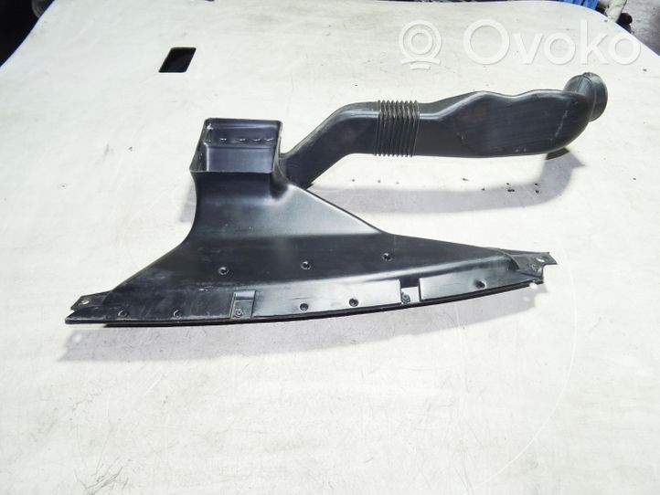 BMW 8 E31 Cabin air duct channel 1940804