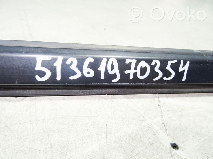 BMW 8 E31 Rubber seal rear door 51361970082