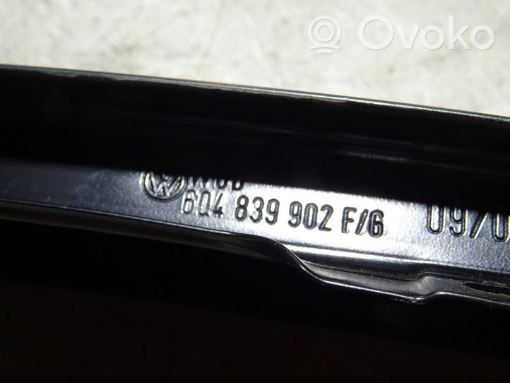 Volkswagen Polo IV 9N3 Galinių durų stiklo apdaila 6Q4839902F