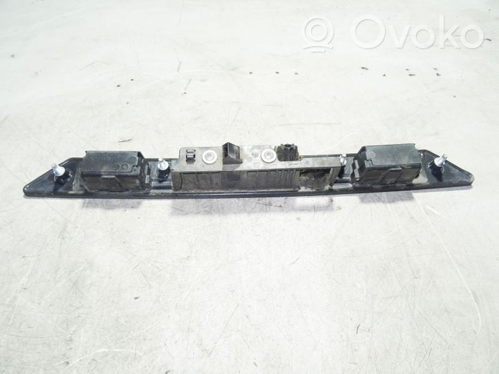 Audi A4 S4 B7 8E 8H Отделка номерного знака 8E0827574C