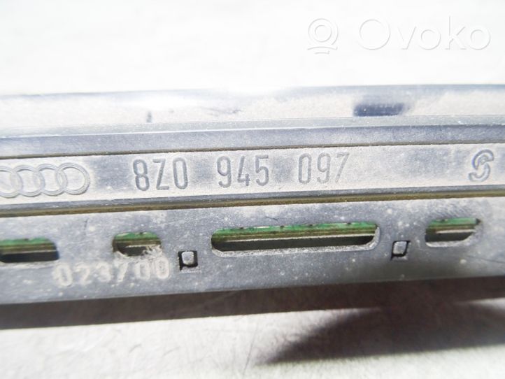 Audi A2 Luce d’arresto centrale/supplementare 8Z0945097