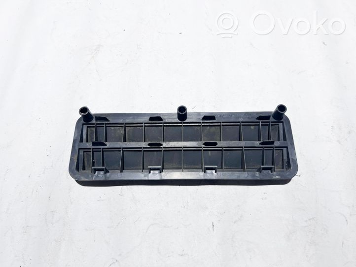 BMW 8 E31 Quarter panel pressure vent 64221946028