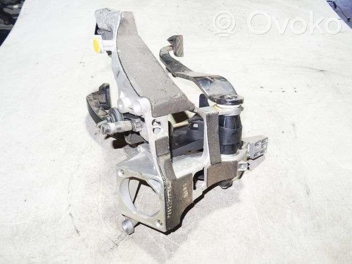 Audi A4 S4 B7 8E 8H Pedale del freno 8E2721316B