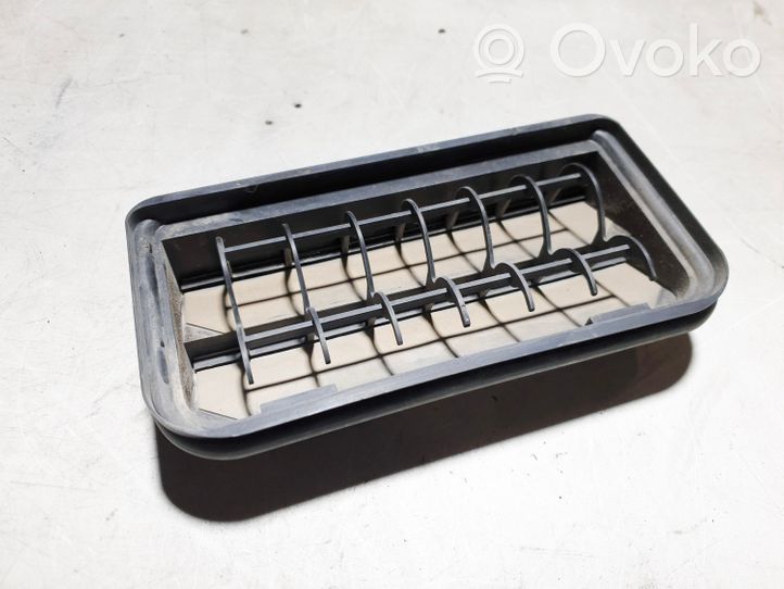 Volkswagen PASSAT B7 Quarter panel pressure vent 3C0819465