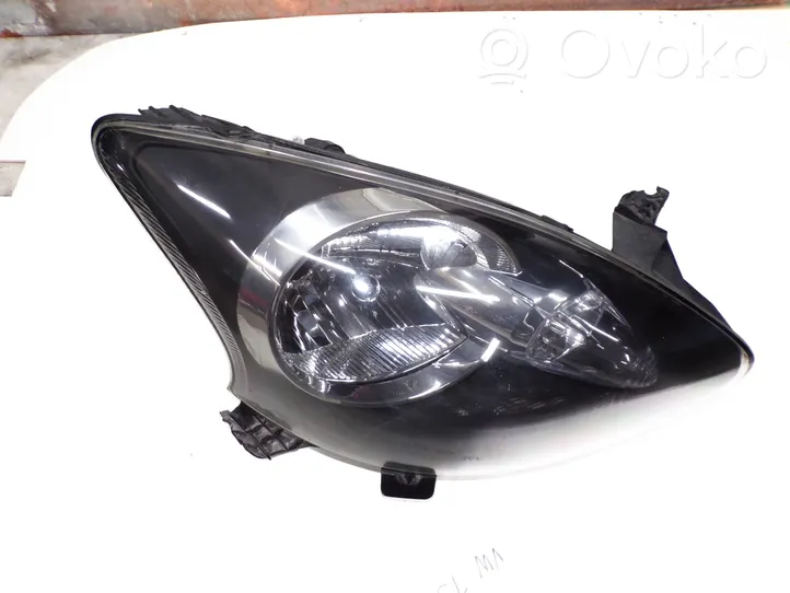 Toyota Aygo AB10 Lampa przednia 