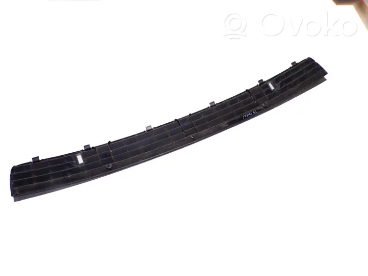 Volkswagen Transporter - Caravelle T4 Rivestimento del tergicristallo 701819103