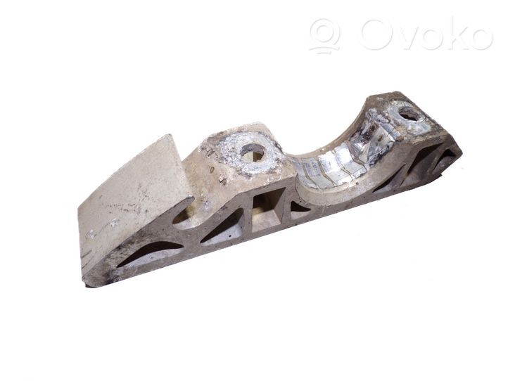 Volkswagen Touareg II Supporto per boccola della barra antirollio, anteriore 7L0411063B