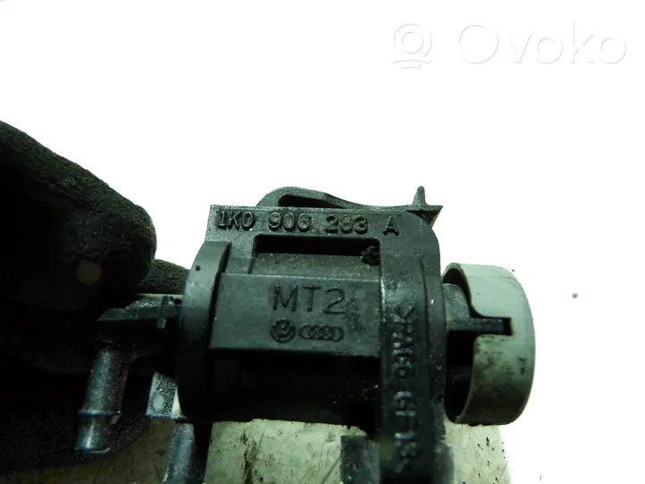 Volkswagen Touareg II Solenoidinis vožtuvas 1K0906283A